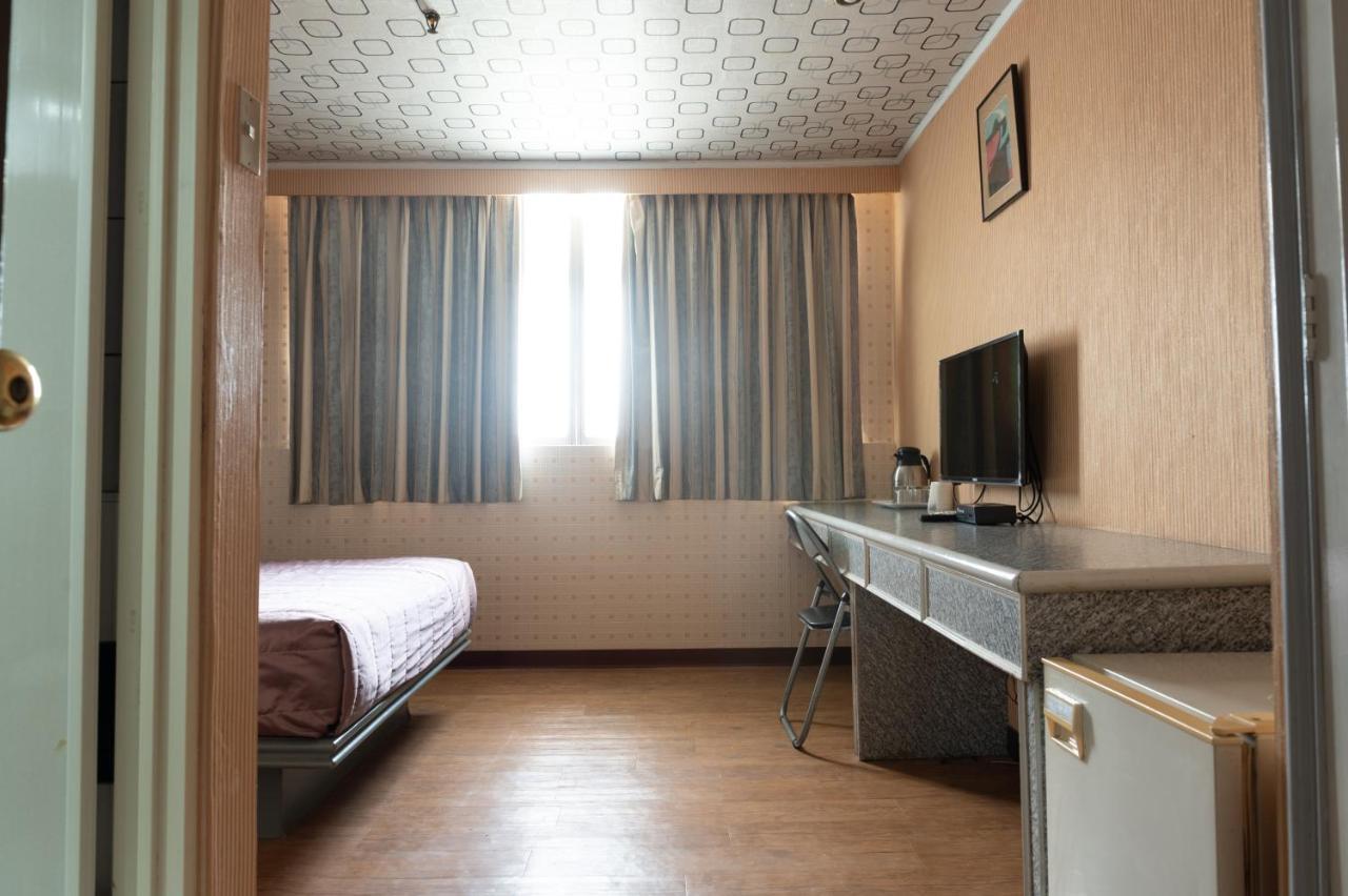 Tong Hsin Hotel Pingtung Εξωτερικό φωτογραφία