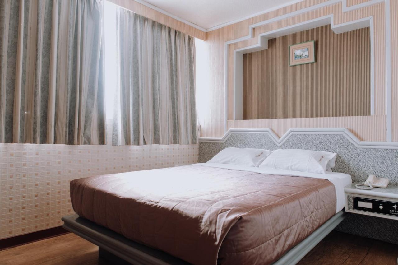 Tong Hsin Hotel Pingtung Εξωτερικό φωτογραφία