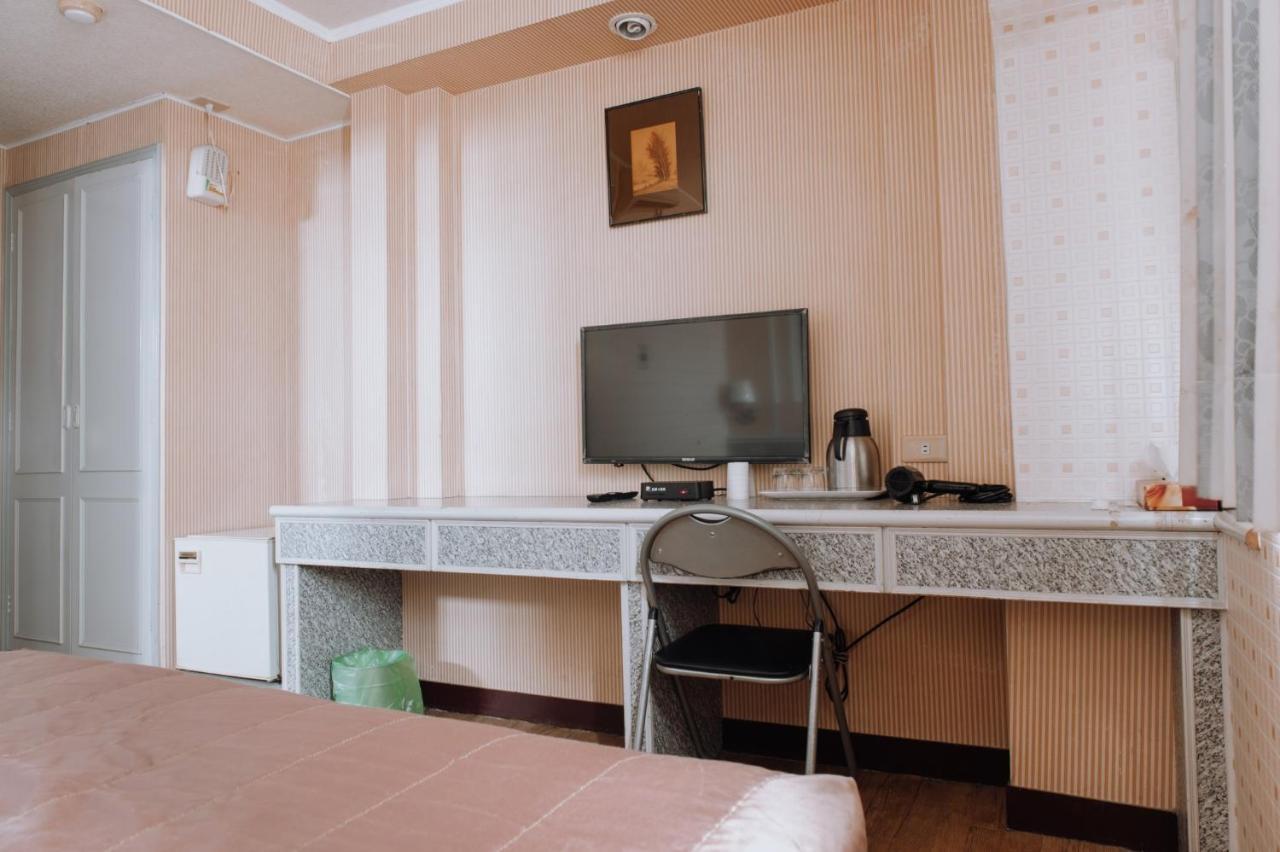 Tong Hsin Hotel Pingtung Εξωτερικό φωτογραφία