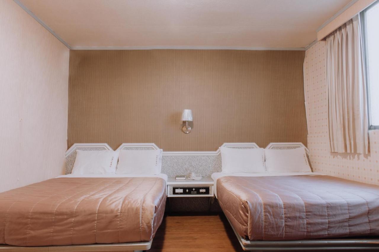 Tong Hsin Hotel Pingtung Εξωτερικό φωτογραφία