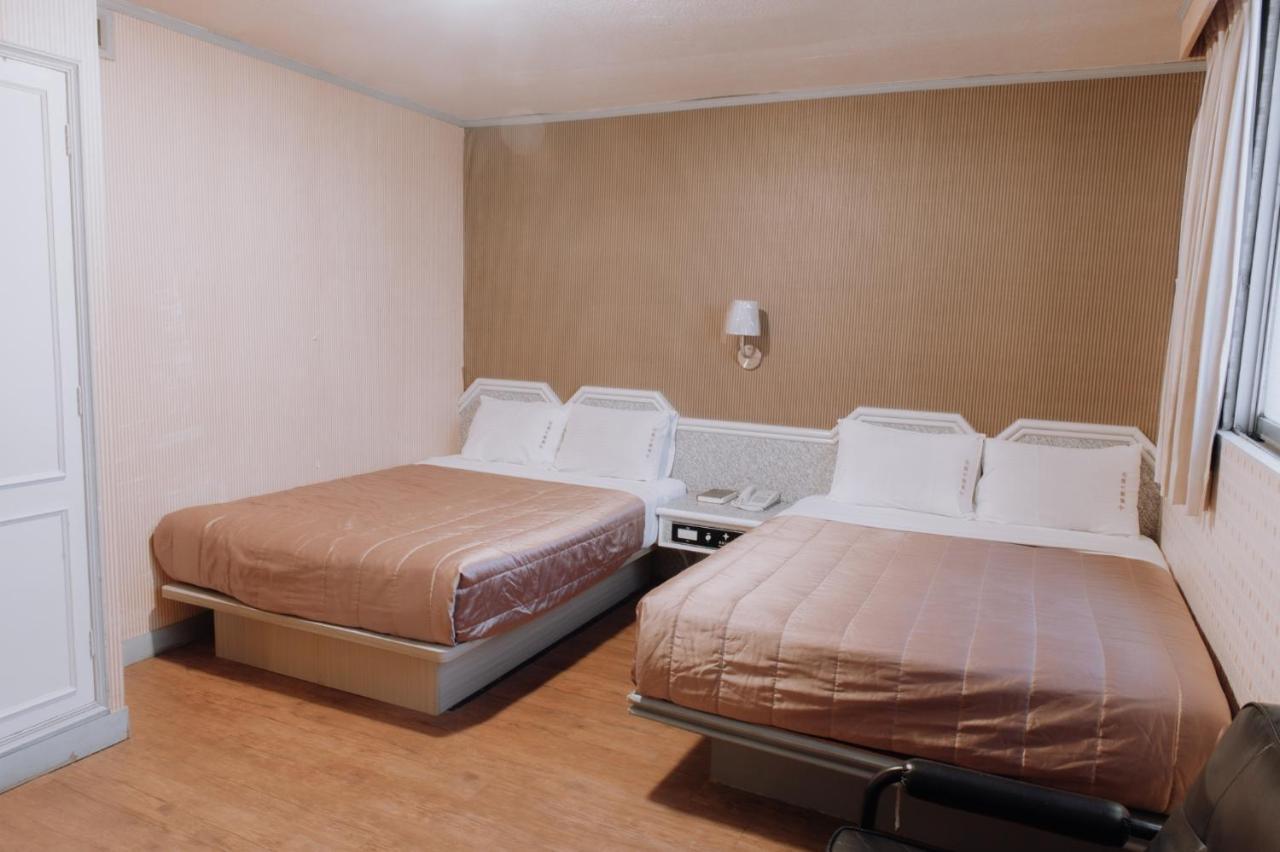Tong Hsin Hotel Pingtung Εξωτερικό φωτογραφία