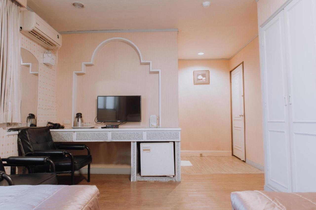 Tong Hsin Hotel Pingtung Εξωτερικό φωτογραφία